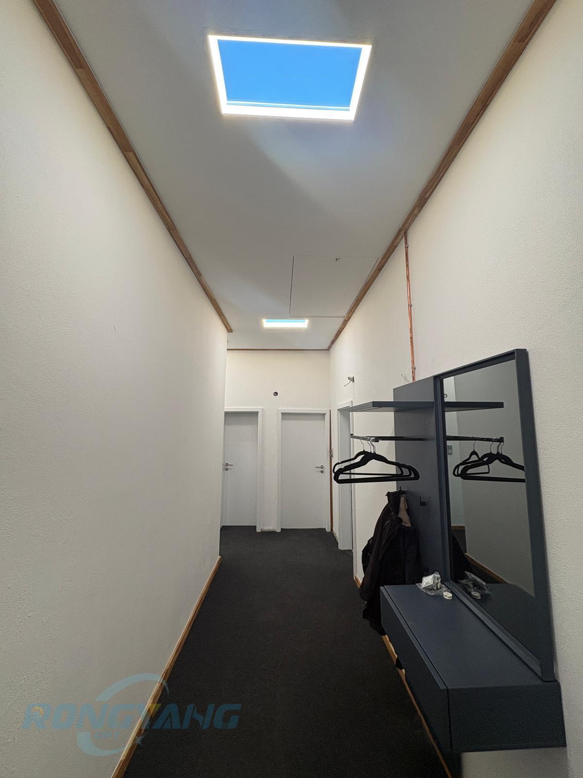 Ultimi blog aziendali su Skylights for Long Corridors and Windowless Hallways