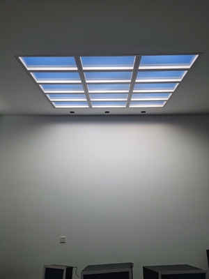 L'intervallo di potenza di ingresso del pannello del lucernario a LED artificiale è 110-240VAC corrente 7.2A