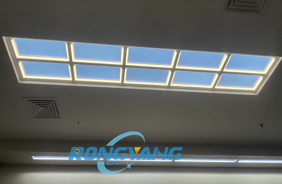 Dispositivo di illuminazione a LED per soffitto